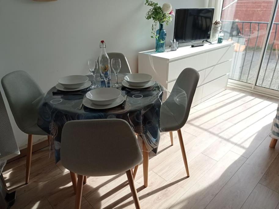 Les Carabins, Clim, Parking, Commerce Fos-sur-Mer Bagian luar foto